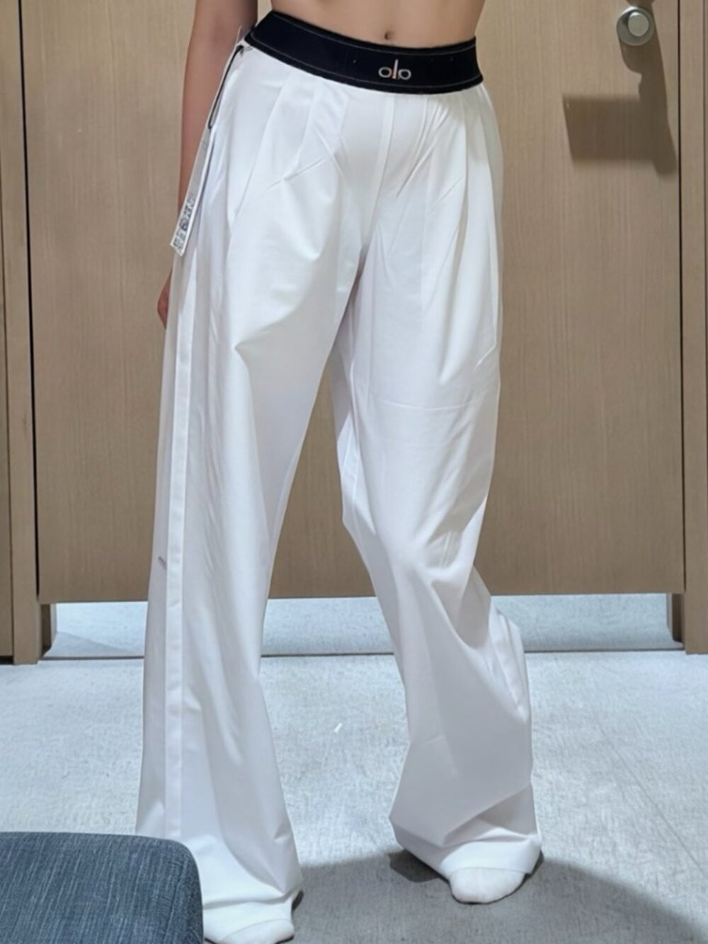 Modern Minimalist🍦NWT ALO Yoga Suit Up Trouser🥼Crisp White